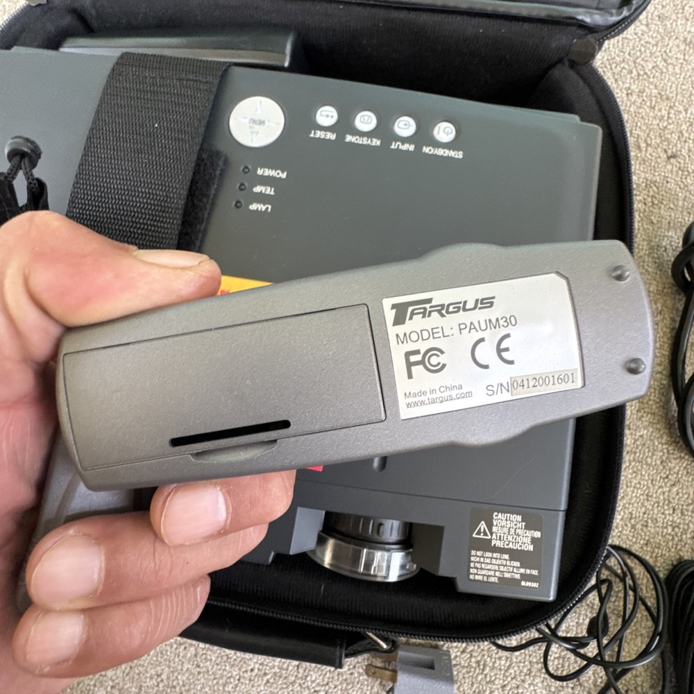 ViewSonic PJ501 3 Panel LCD Digital Multimedia Projector VPROJ25048-1W With Case - Picture 13 of 16